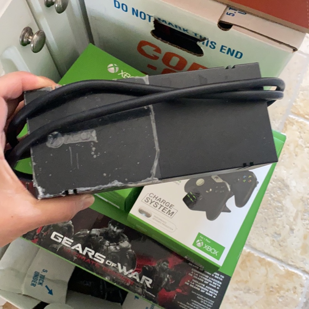 XBox Game Console - Picture 4 of 4